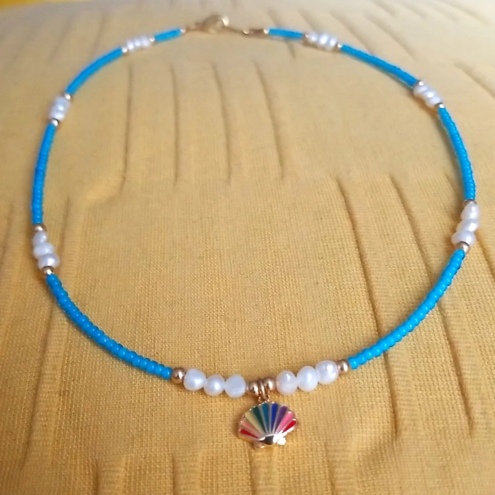 2 Necklaces - Picture 5 of 5
